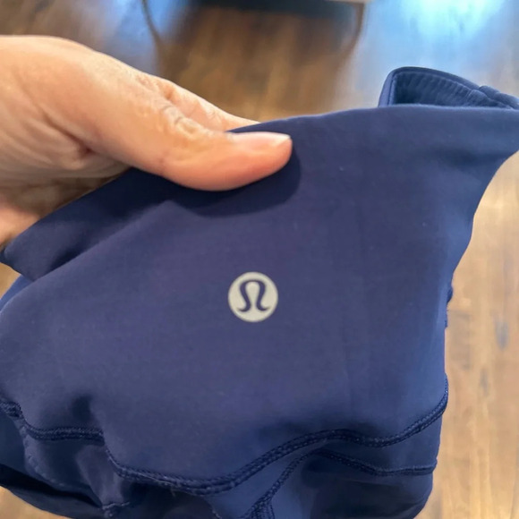 Lululemon Fast As Light Crop in Emperor Blue navy Size 8 Pristine Condition 1381 - Picture 6 of 7